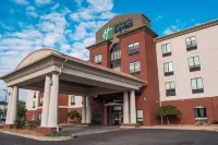 Holiday Inn Express & Suites New Philadelphia Hotels in Dover