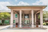 Ramada by Wyndham Luling Hotels in Luling