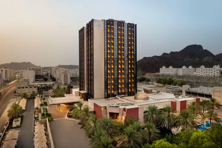 Sheraton Oman Hotel Отели в г. Мускат
