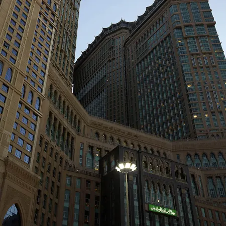 Pullman ZamZam Makkah Отели рядом с достопримечательностью «Мечеть Кибла»