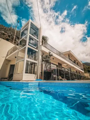 Guesthouse-TheView Hotels in Jardim da Serra