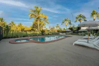 Kinka Palms Motel - Pools