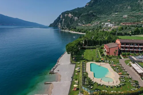 Hotel du Lac - parking