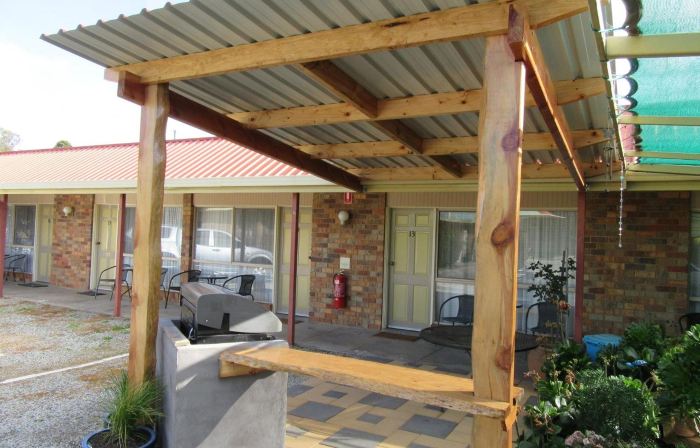 Acacia Rose Motor Inn