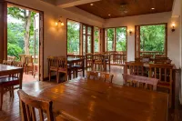 Riverhouse Resort - Breakfast