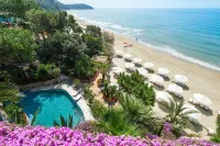 Aeneas' Landing Resort - Beach