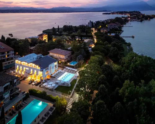Hi Hotels Sirmione - Lakeview Pool Hotel in zona Centro Storico