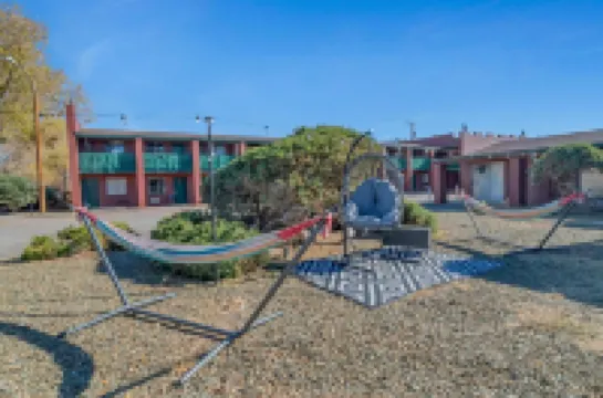 Canyon's Edge Route 66 Motel