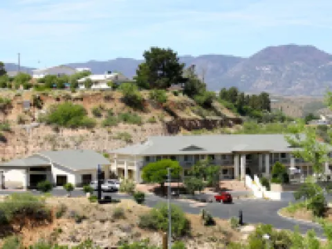 デイズ イン バイ ウィンダム グローブ グローブのホテル