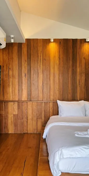 ห้องเตียงใหญ่ 1 เตียง วิวภูเขา