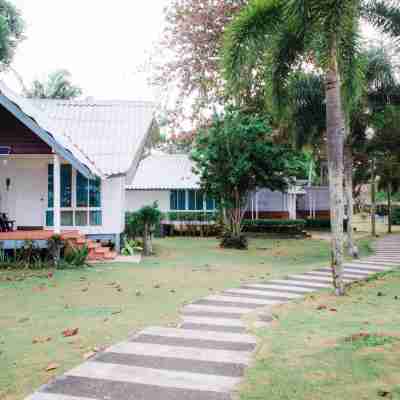 Koh Mak Resort Hotel Exterior