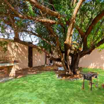 Meredale Lodge Hotel Exterior