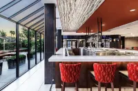 DoubleTree by Hilton San Bernardino - Bars