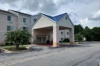 Country Inn & Suites by Radisson, Fayetteville I-95, NC Hotels in 