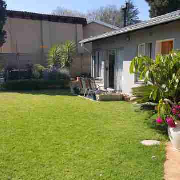 8 Ibis Lane Guest House Hotel Exterior