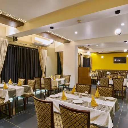 The Living Hub Business Hotel, Kolhapur