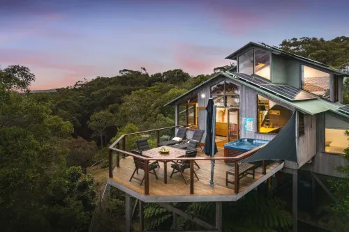 The Oasis Apartments and Treetop Houses - Jacuzzi