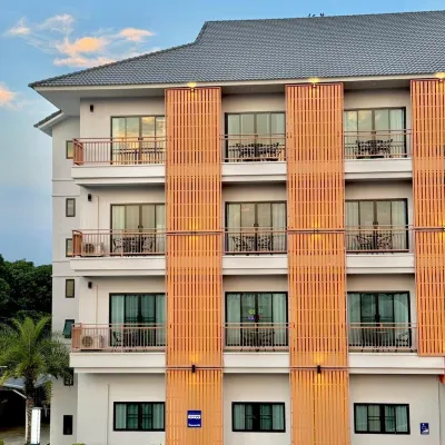 Air Diamond Hotel Hotels near Sri Lanna National Park