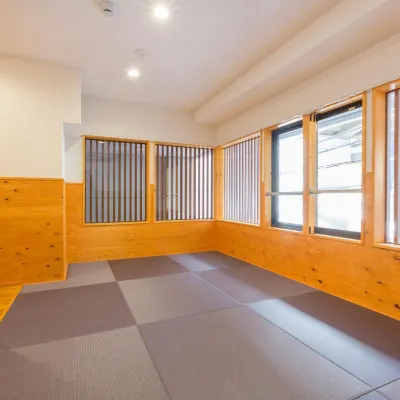Guest House Koenji Junjo Hotel Отели рядом с достопримечательностью «Железнодорожная станция Коэндзи»