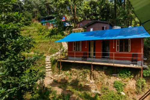 Jungle Crown Organic Homestay - Parkplatz