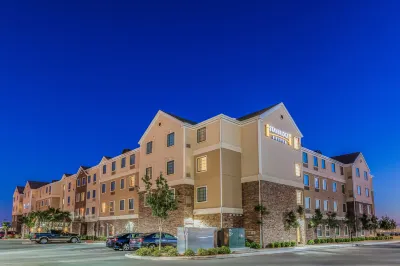 Staybridge Suites El Paso Airport Area Hotel dekat Pangkalan Udara Biggs Army