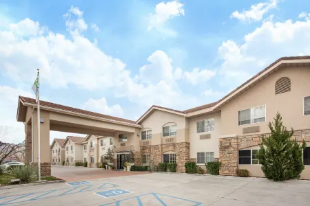 Holiday Inn Express & Suites Bishop
