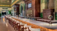 St. Louis Union Station Hotel, Curio Collection by Hilton - С баром