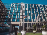 Staybridge Suites DUBAI AL-MAKTOUM AIRPORT by IHG 鄰近杜拜阿勒馬克圖姆國際機場的酒店