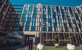 Staybridge Suites Dubai Al-Maktoum Airport