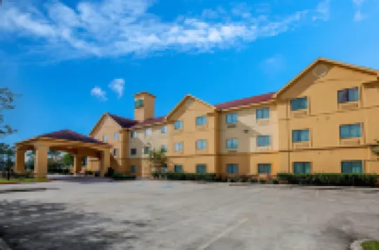 La Quinta Inn & Suites by Wyndham Pasadena