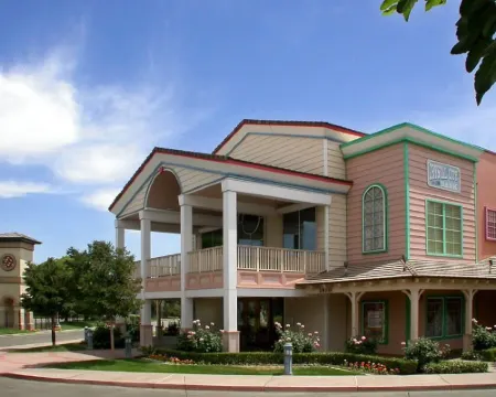 Residence Inn Bakersfield ベーカーズフィールドのホテル