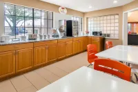 슈퍼 8 바이 윈덤 그랜드 프레리 사우스웨스트