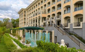 Astor Garden Hotel