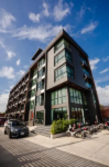 JS Hotel Hotel berhampiran Wat Mae Toei