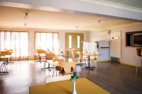 Cherry Blossom Motor Inn Hotels in Young