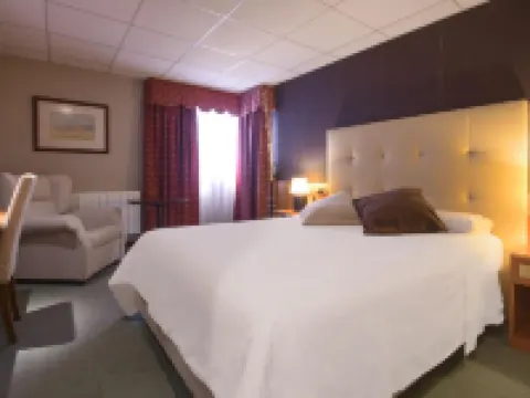 Coto Real Hotels in Rabade