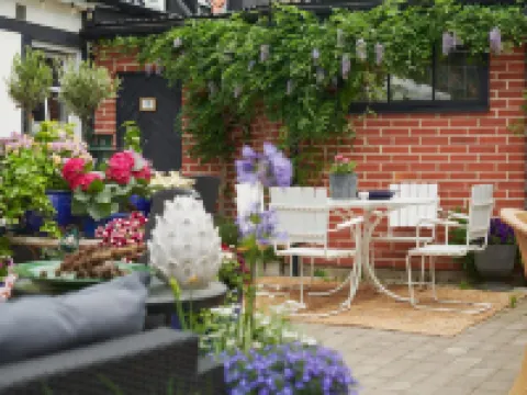 Hotell Bäckagården โรงแรมในYstad