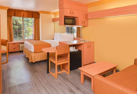 H3 인 & 스위트 객실 내부 사진