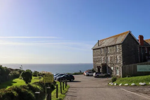 Housel Bay Hotel - parcheggio