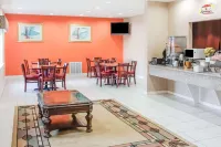 Super 8 by Wyndham Brenham TX - breakfast