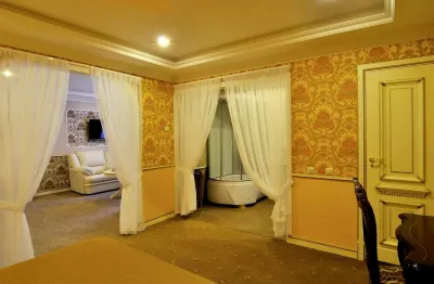 Starye traditsii Hotels near Oreshek Fortress