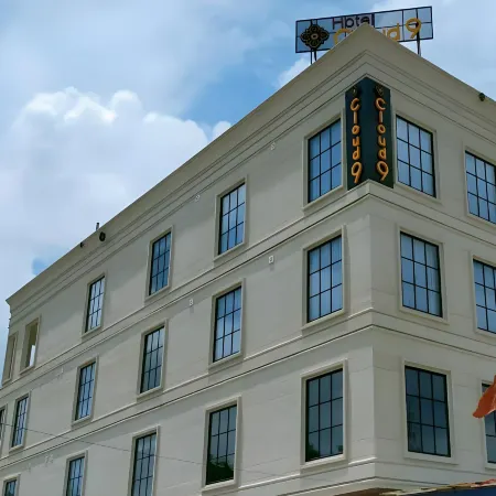 Hotel Cloud 9