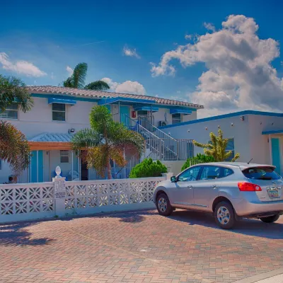 Hollywood Beachside Boutique Suite Hotels near Hollywood Beach Trikke