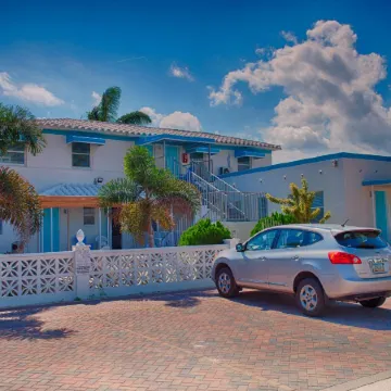 Hollywood Beachside Boutique Suite