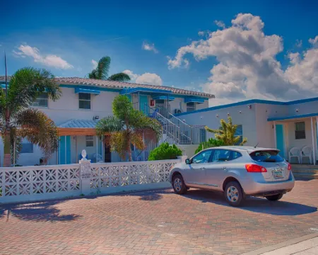 ฮอลลีวูด บีชไซด์บูทีคสวีทส์ โรงแรมในฮอลลีวูด