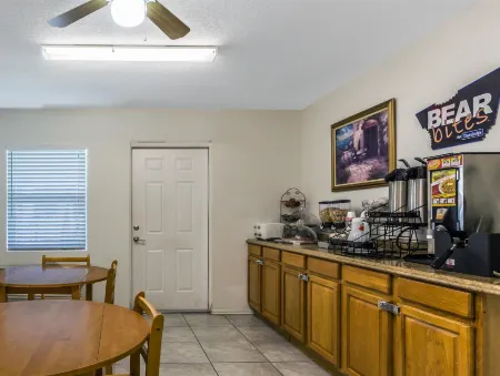 Travelodge Suites by Wyndham Lake Okeechobee Отели в г. Okeechobee