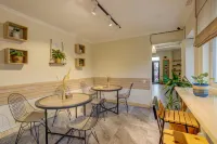 People Guest House Hotels in Alamudun