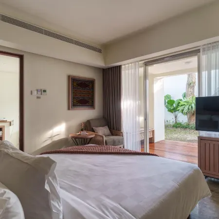 Ayom Suite