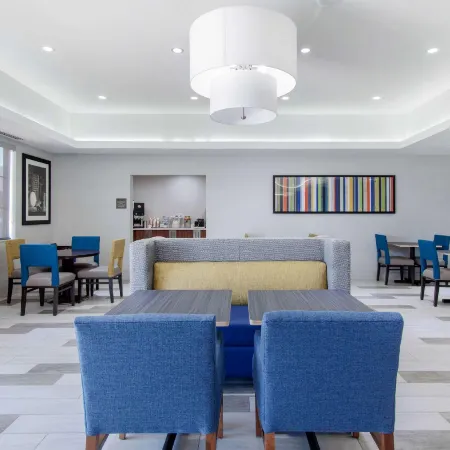 Holiday Inn Express & Suites TULSA EAST - CATOOSA by IHG