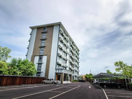 Tai-Shan Suites Отели рядом с достопримечательностью «Wat Chong Lom»